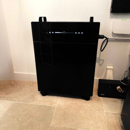 Batterie photovoltaique installé dans un local technique